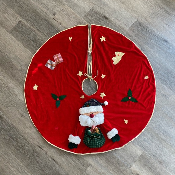 Christmas Tree Skirt - Picture 1 of 4